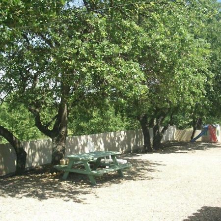 Lezignan-la-CebeLes Chenes De Da-Li住宿加早餐旅馆 外观 照片