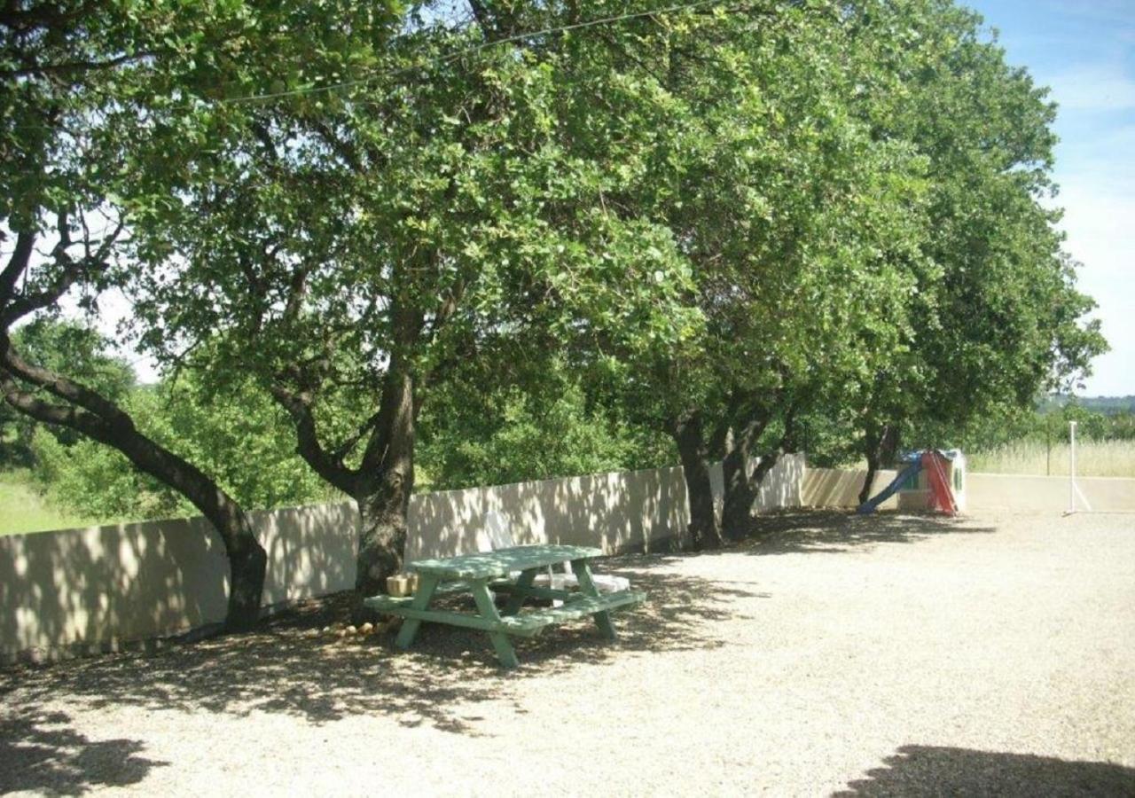 Lezignan-la-CebeLes Chenes De Da-Li住宿加早餐旅馆 外观 照片